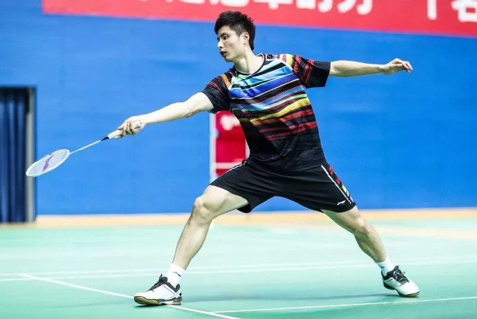 羽毛球的网前球五点技巧,成就你的网前绝杀