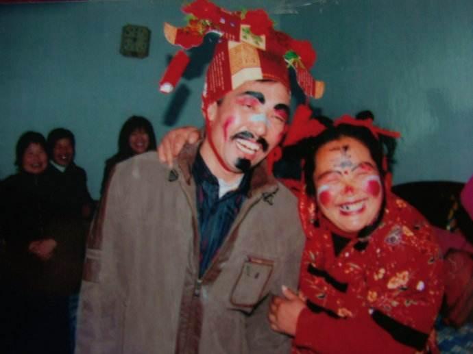 公婆结婚纪念日, 我送婆婆万元首饰, 隔天商场偶遇, 我哭着要离婚