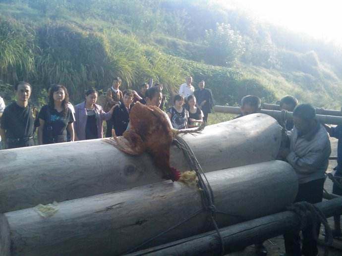 古人去世之后,为什么抬棺材的人多,而且棺材不能落地?原因简单