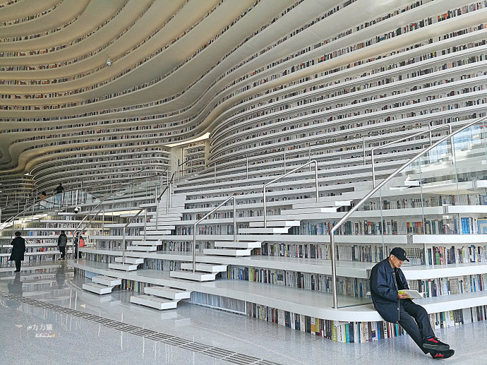 红爆朋友圈的中国最美图书馆