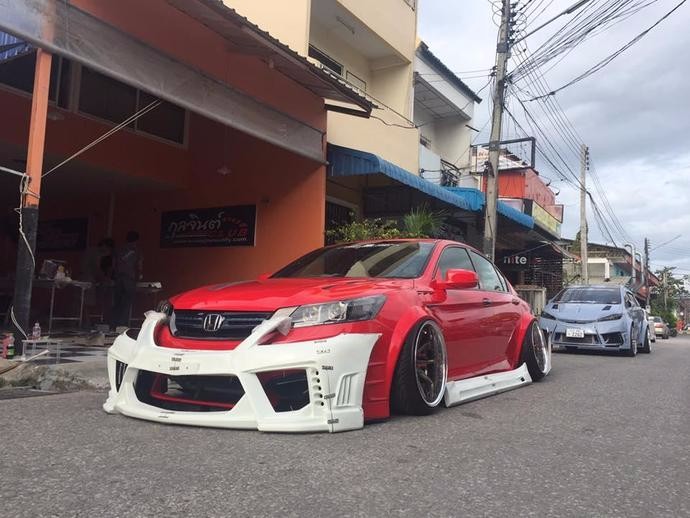 将手工宽体玩到极致的泰仔!一台"爆改"雅阁-新浪汽车