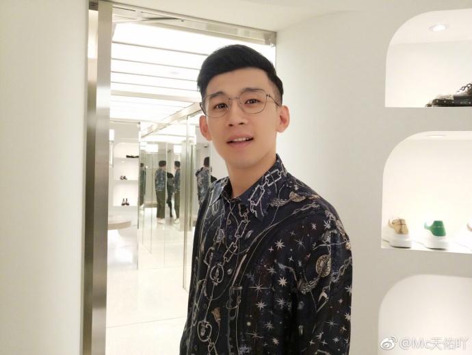 lol小智被中单冰鸟骂,百万智家军刷屏,生气关播, 网友: 红尘炼心!