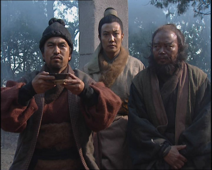 98版水浒传幕后照片潘金莲和武大郎跳舞西门庆床边看剧本