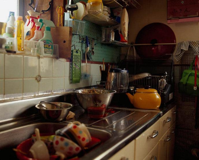 普通家庭的家里都是一尘不染的