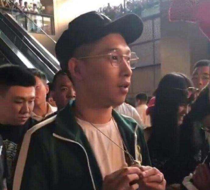 天佑炮轰赵本山:白睡三年也赚了,网友:心疼球球