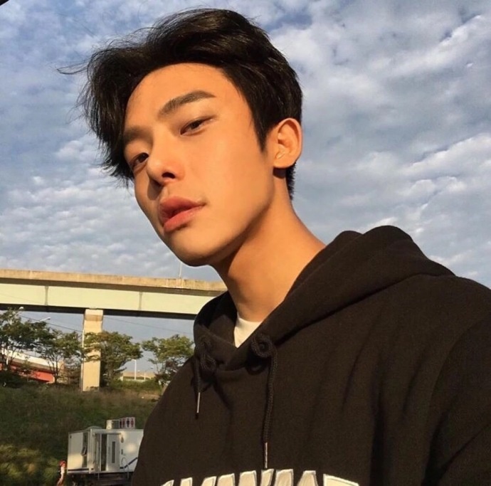 男生头像无水印 赞我越来越帅!