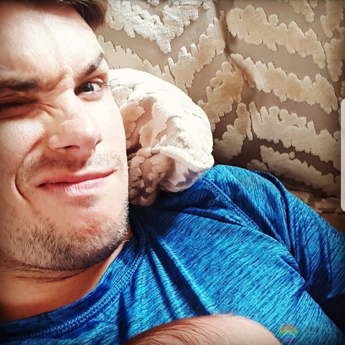 "圣橡镇少年"的龙凤胎宝宝太萌了|龙凤胎|少年|基伦_新浪新闻