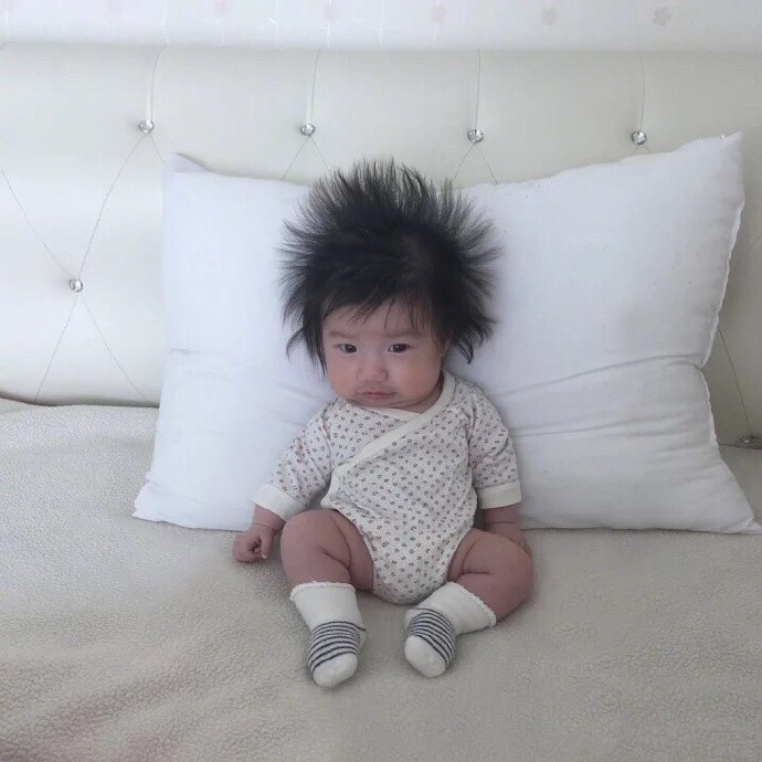 这个爆炸头宝宝,萌炸了!