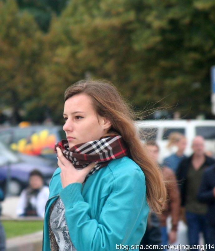 实拍:立陶宛首都街头美女如云(图)