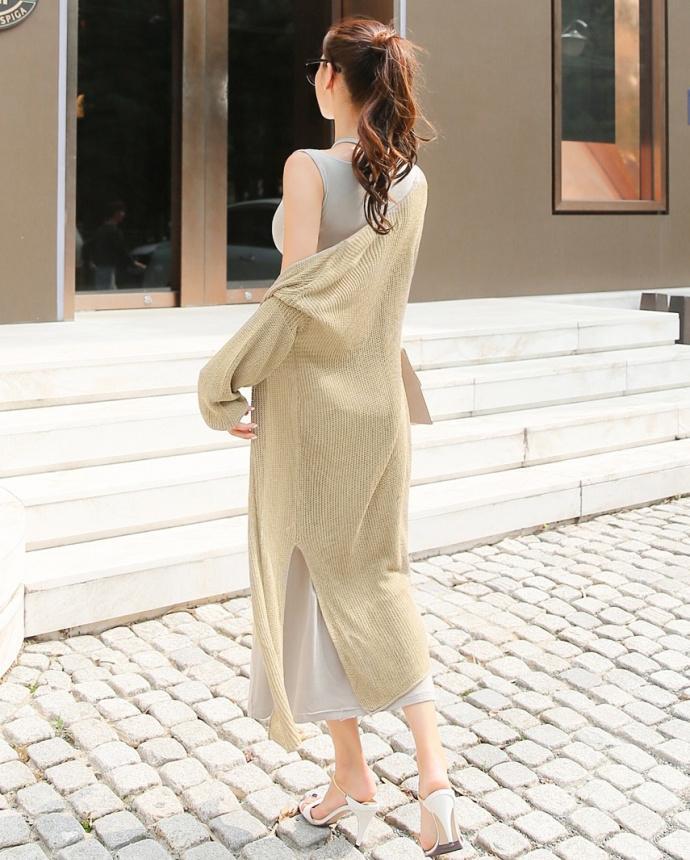 街拍优雅的连衣裙美女看背影就已经沦陷了