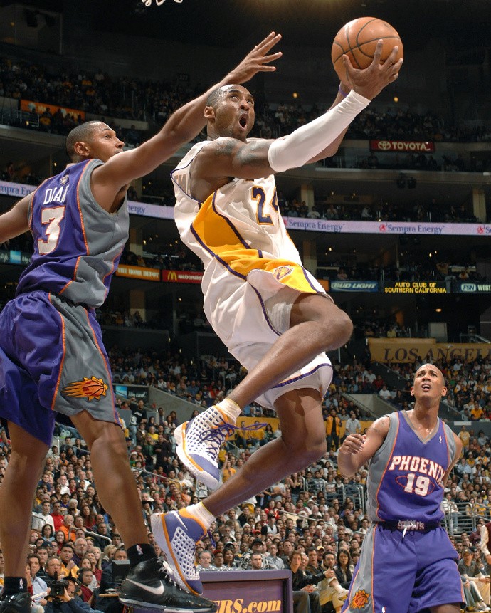 科比的圣诞大战回顾除了你想念的还有你的球鞋