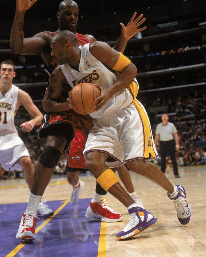 科比的圣诞大战回顾除了你想念的还有你的球鞋