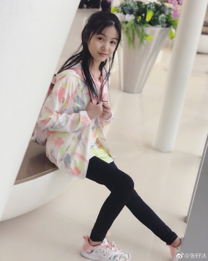 "小小龙女"张籽沐近照惊艳,美得让人愿意等她三生三世