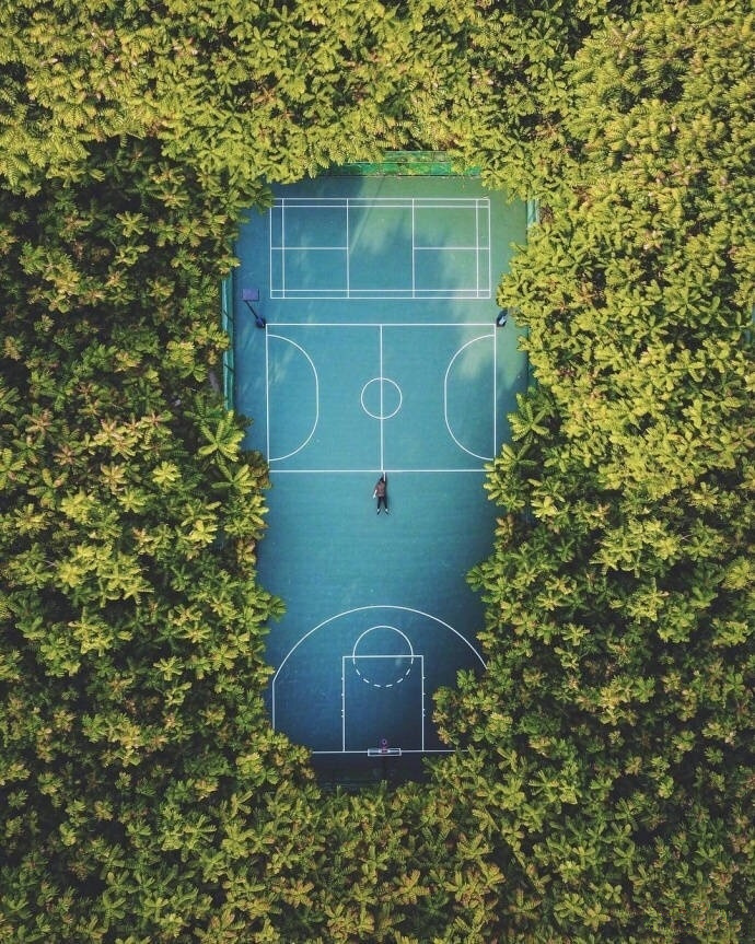 俯瞰篮球场,融合青春与汗水的"战场" | 摄影师_新浪看点