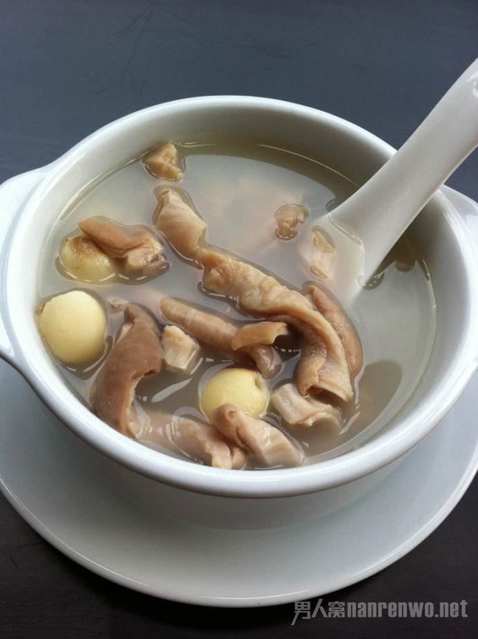 这汤要用小火慢炖才入味 健脾养胃,老人小孩要多喝