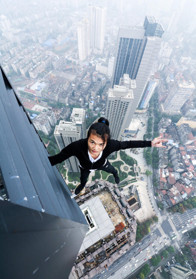 极限挑战第一人咏宁失手坠楼身亡珍惜生命就是珍惜爱你的人