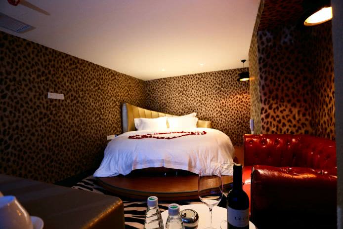 广州7家情趣酒店,单身禁入!春风十里,不如睡你!