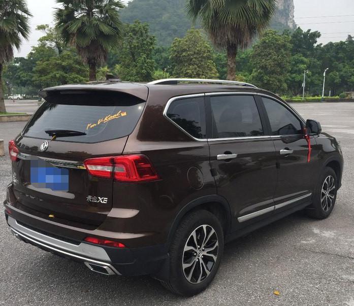 8.9万入手景逸x5, 对比路边的宝骏560, 车主忍不住的笑了!