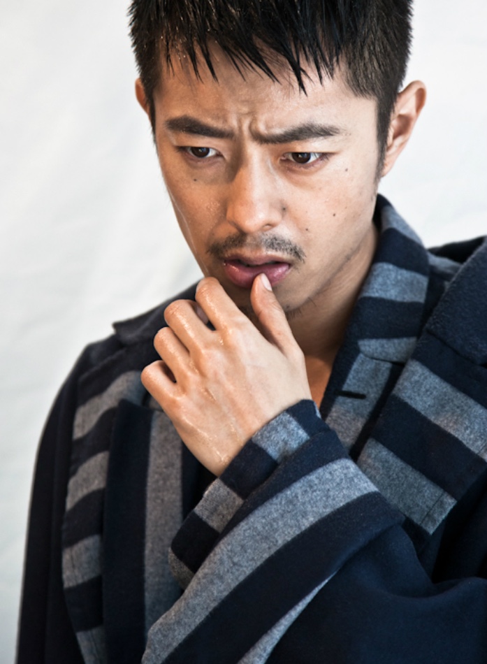 柳明明冬日写真曝光 自由随性尽显雅痞风范|柳明明|写真|风范_新浪新