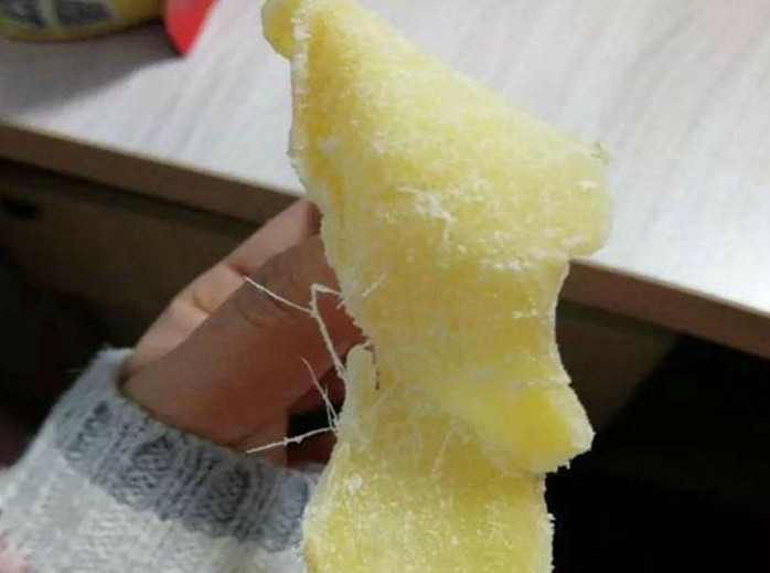 网友评选出最难吃的零食,吃过2款就无敌,图4是迪丽热巴最爱