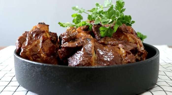 原来酱大骨的做法这么简单,比红烧的好吃多了, 不加一滴酱油