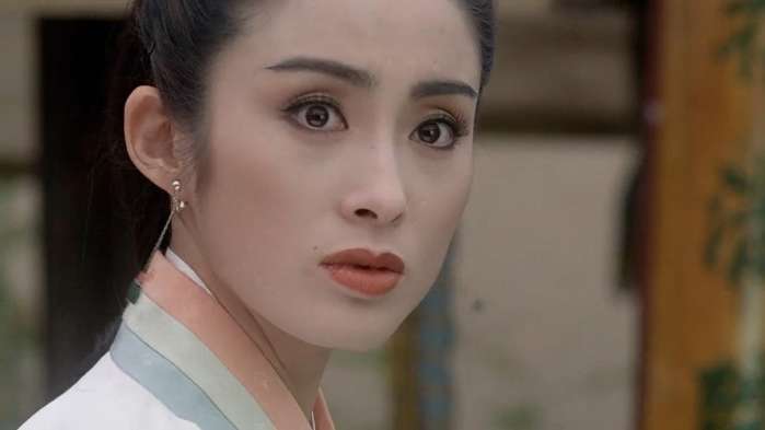 这版赵敏最为英气圈粉无数,李连杰得神功做教主闯荡武林