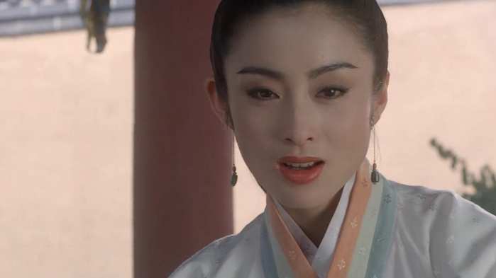 这版赵敏最为英气圈粉无数,李连杰得神功做教主闯荡武林