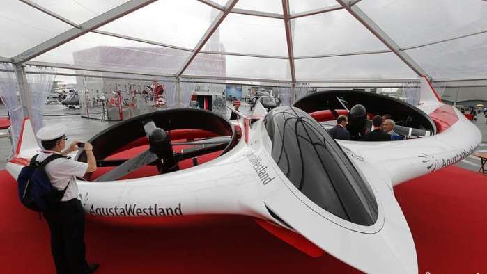 中国"墨子号"人力飞机上海试飞成功!