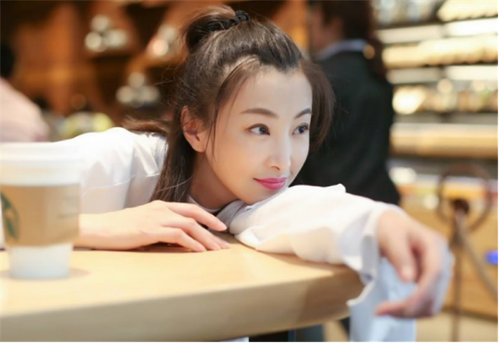 空姐转行当了演员,今依旧美丽|倚天屠龙记|林静|丁敏君_新浪新闻