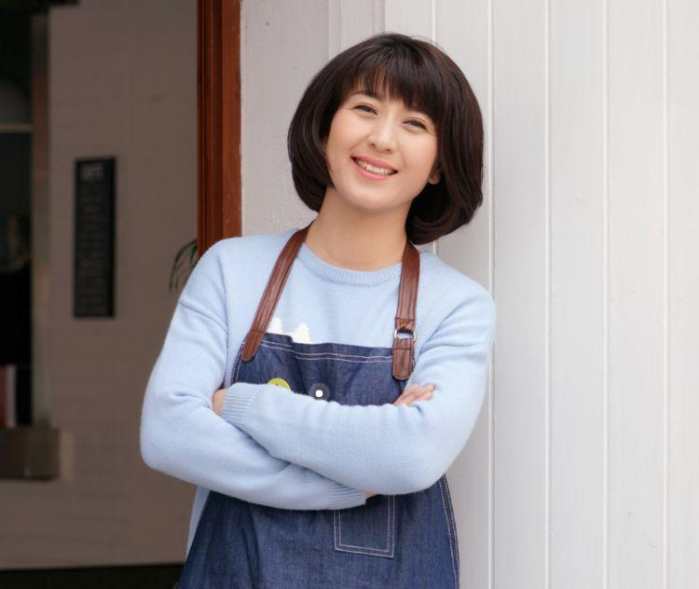 她出身农村婚后成一级演员其老公和赵本山关系不一般