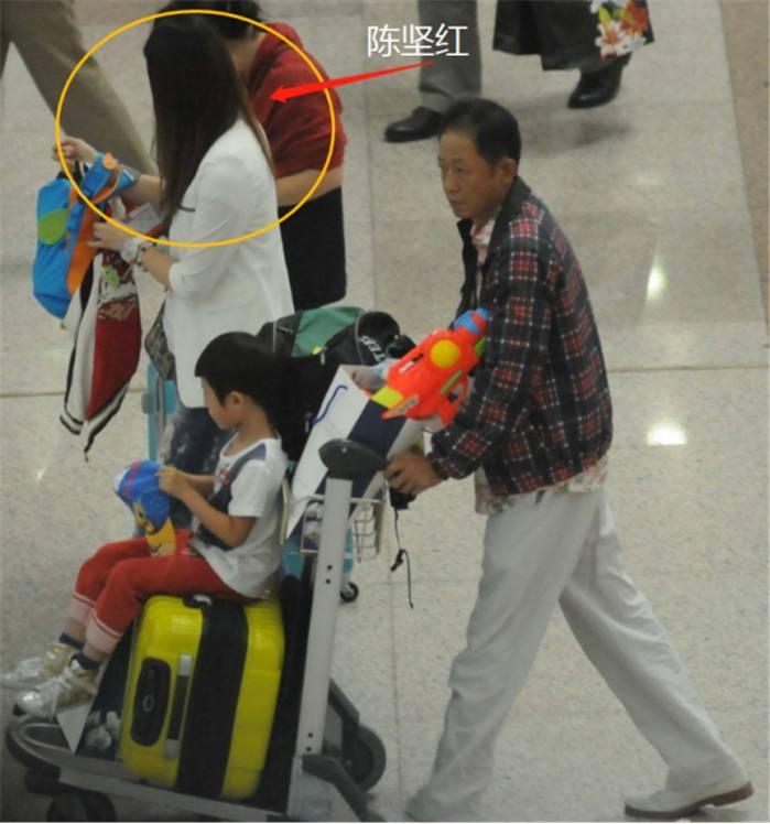 实际上,王志文并不是不想拍戏,但碍于妻子陈坚红并不只模特艺人这么