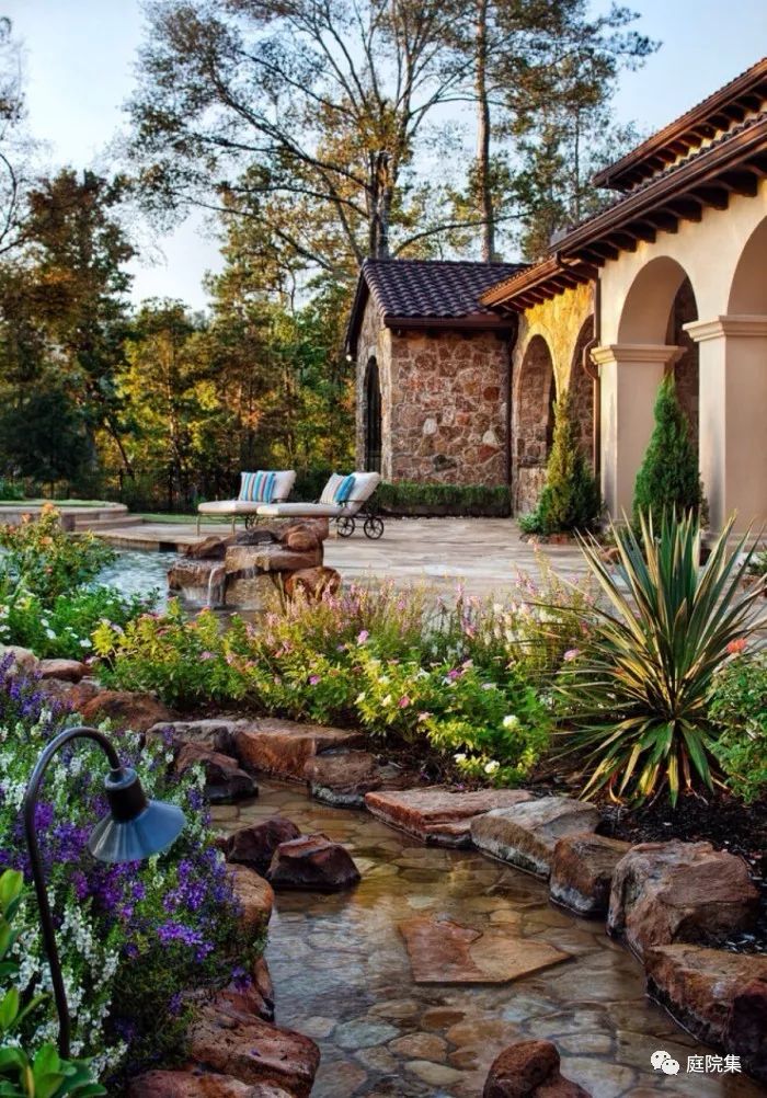 布置出这么漂亮庭院不是每家都有这样的品味值得收藏