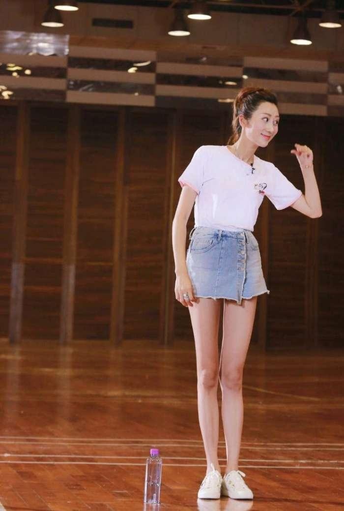 她五年生了四胎 如今身材依旧好得仿若少女|蒋丽莎|身材|少女_新浪