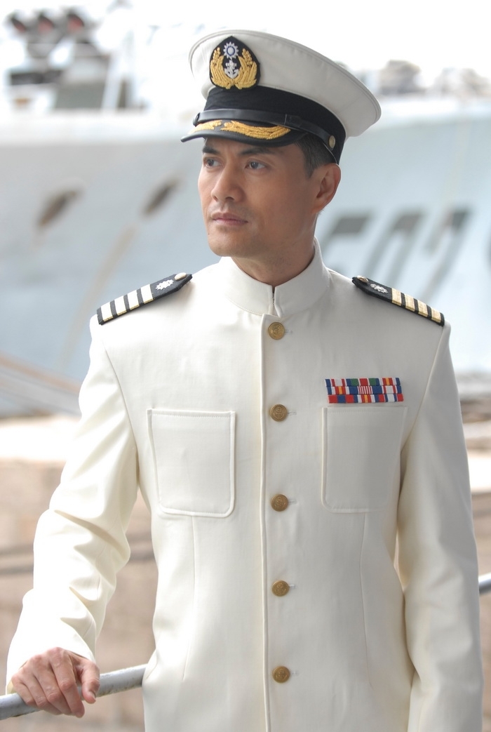 曾经红过周润发!今三婚女强人生个儿子长相堪忧