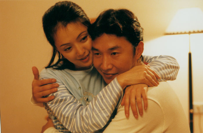 演坏蛋演的最像,吓坏一代人,如今当导演娶瑞典老婆,女儿漂亮!