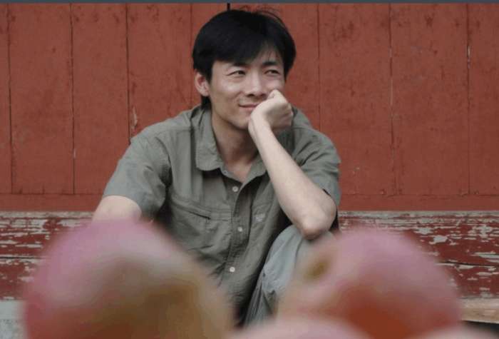 经历有关,与如今早早出道,没有过多生活经验的鲜肉们不同,祖峰年轻时