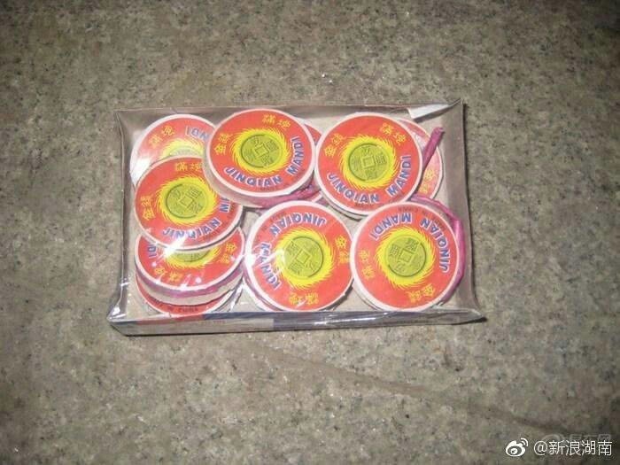 春节放烟花悠着点长沙6岁男孩被地老鼠炸伤耳朵