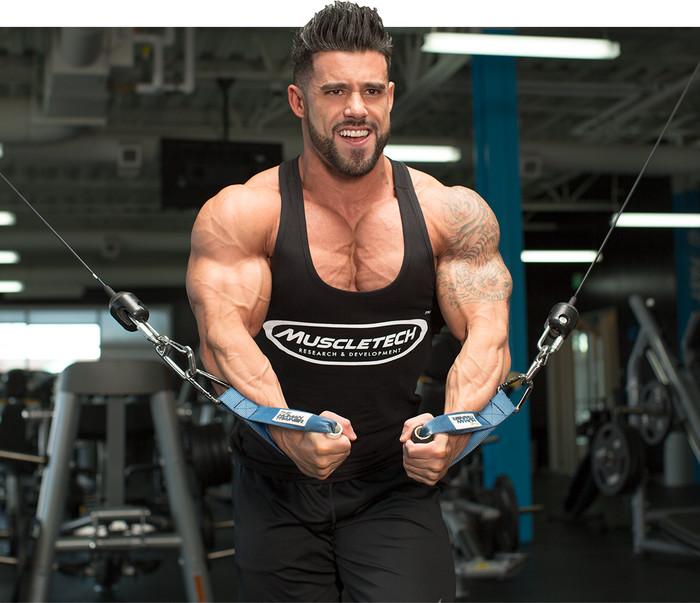 这是一个几乎可以练到所有肌肉群的器械.