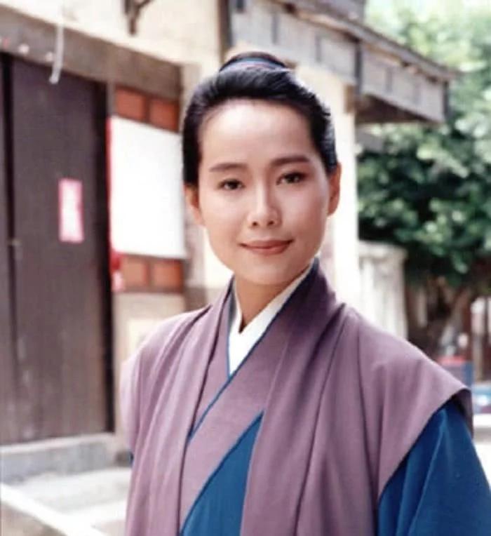 打破叶童经典!娱乐圈攻气十足的女扮男装,颜值直逼男主的只有她