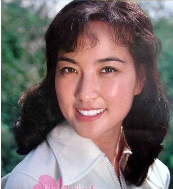 斯琴高娃结婚三次宋丹丹出轨五任丈夫n段恋情的她才是传奇