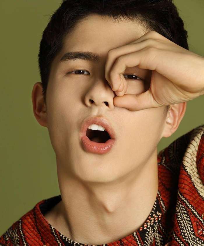 刘昊然拍时尚大片时镜头感真好,小伙子又会穿搭又会凹造型!