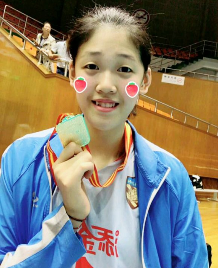 李盈莹"横空出世"动了谁的奶酪?有她在中国女排未来10年无忧!