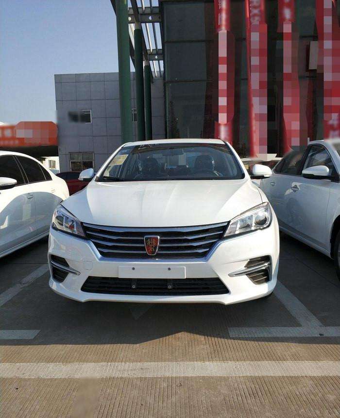 2018款荣威360到店实拍, 堪称小号i6, 油耗5.7l果断放弃吉利帝豪