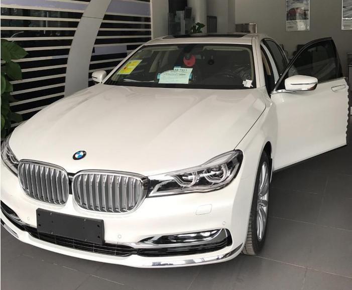 花95万买辆宝马740li, 老婆体验智能钥匙, 结果却是很尴尬!