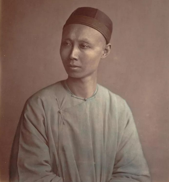 直击10张晚清男子的老照片:第六张官员富态十足,第八张不怒自威