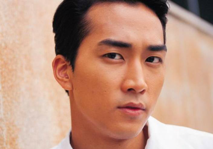 他是一个韩国男演员 有一对浓的化不开的眉毛 你喜欢他吗