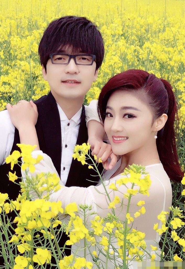 玖月奇迹见油菜花海超兴奋 网友:行走中的画报|玖