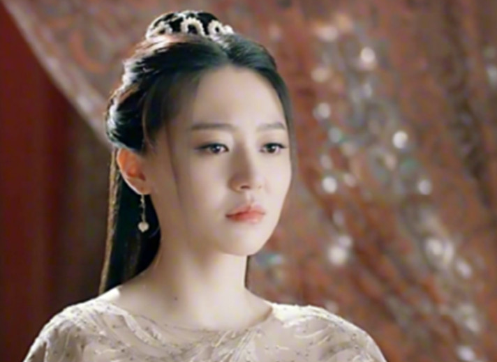 在剧中她为了自己的所爱,不惜伤害对自己最好的姐姐李未央