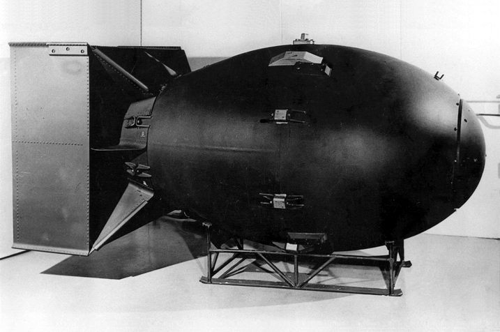 一类是聚变武器(氢弹,历史上爆炸威力最大的核弹是沙皇氢弹,达到了