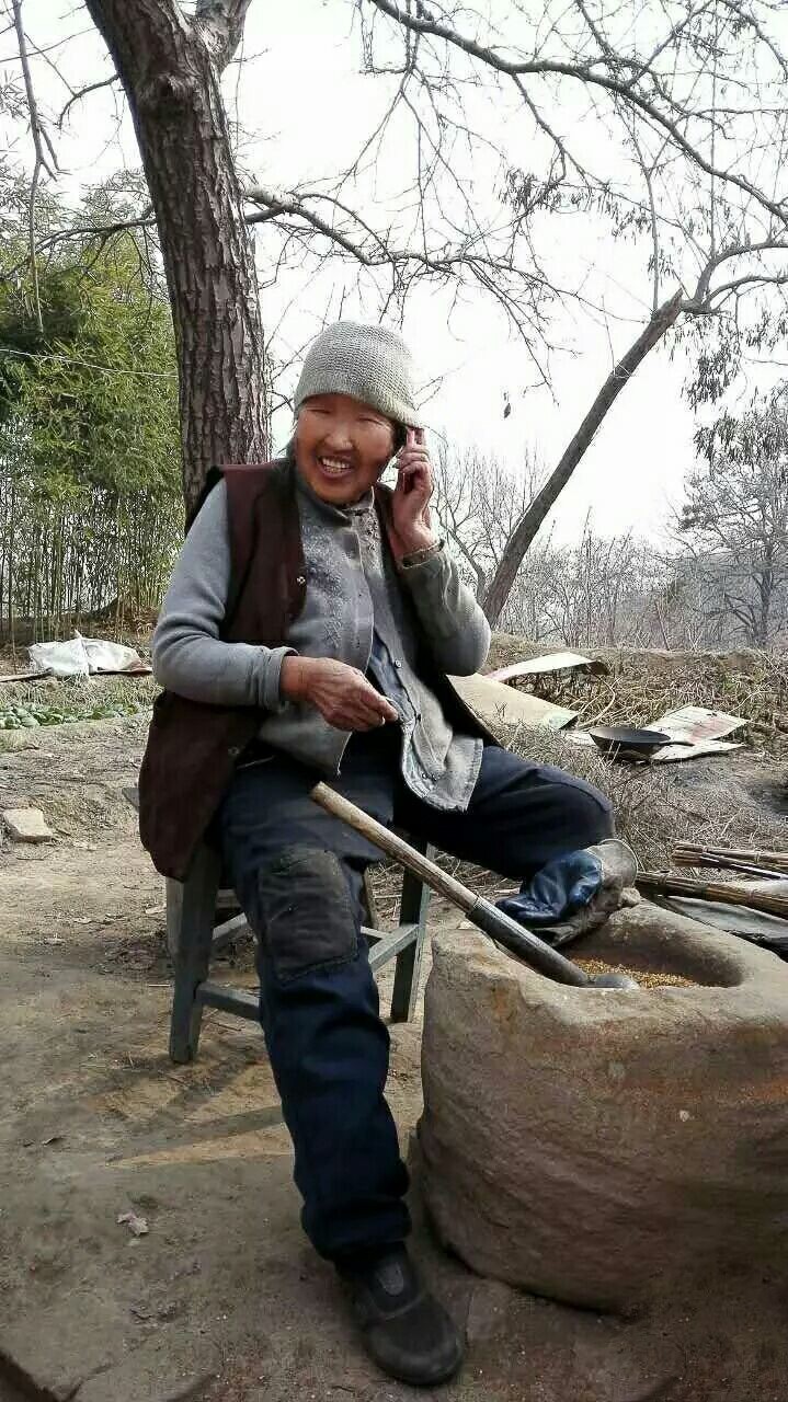 辛勤劳作 默默奉献 三八妇女节我们更应该感恩母亲 姚忠智 摄影_新浪